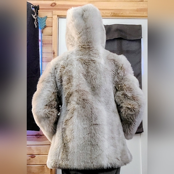 Vintage Sears Fashion White Faux Fur Women's Jacket❤️BEAUTIFUL!!!! Sz Sm/Med(16) - Picture 4 of 16